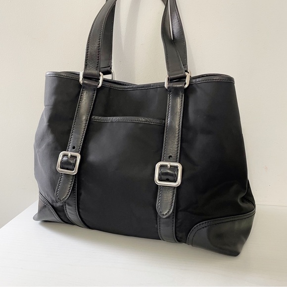 ❤️SOLD❤️Prada black Tessuto nylon and leather triangle logo buckle tote bag - Picture 2 of 10